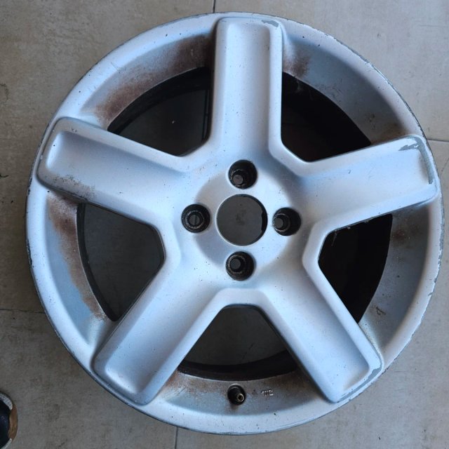 Llanta Peugeot 307 17 Solo una disponible