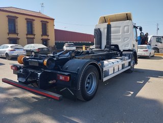 Volvo FE 320-CAMIONES GANCHOS PORTACONTENEDORES