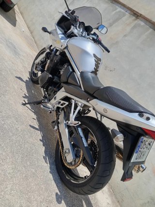 Suzuki Bandit 650 Plata
