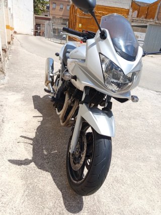 Suzuki Bandit 650 Plata