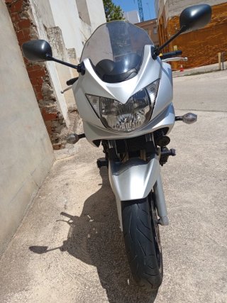 Suzuki Bandit 650 Plata