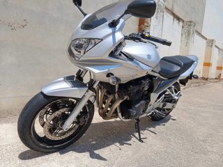 Suzuki Bandit 650 Plata
