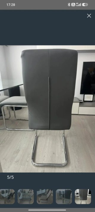 Mesa de cristal y 4 sillas