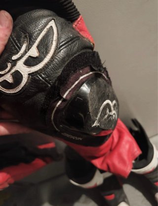 Mono de moto cuero negro/rojo/blanco