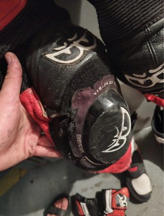 Mono de moto cuero negro/rojo/blanco