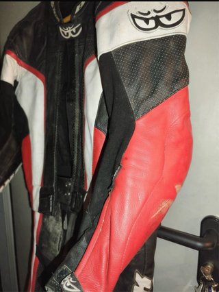 Mono de moto cuero negro/rojo/blanco