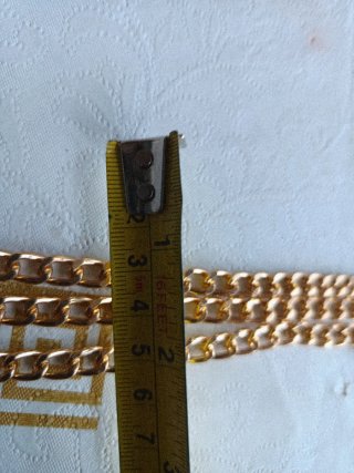 Cadena dorada para cinturón