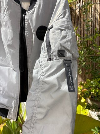 Chaqueta Bomber Reflectante Pull&Bear Talla M