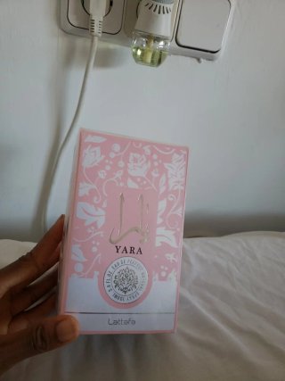 Perfume Yara Lattafa Eau de Parfum 100ml