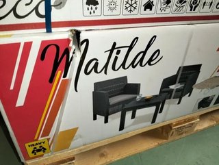 Conjunto Jardín Matilde 2 Sillones Mesa