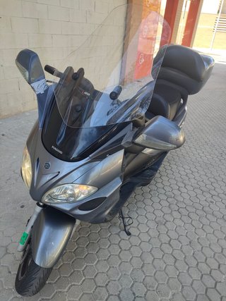 Piaggio X9 Evolution Maxi Scooter Gris