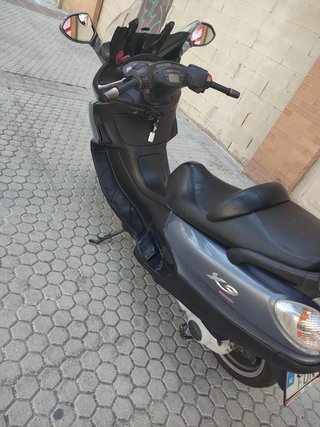 Piaggio X9 Evolution Maxi Scooter Gris