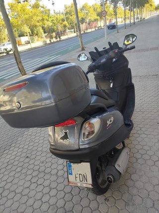 Piaggio X9 Evolution Maxi Scooter Gris