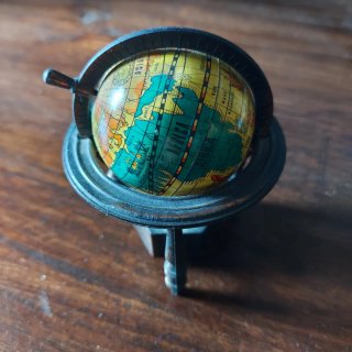 Temperamatite vintage mappamondo