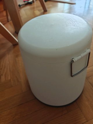 Papelera Ikea con pedal