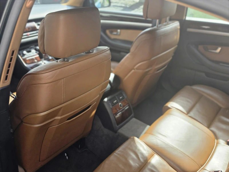 Audi A8 2008 - foto 1