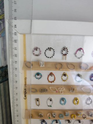Cuadro expositor joyas casa muñecas