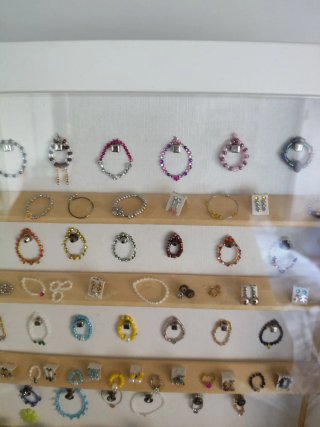 Cuadro expositor joyas casa muñecas