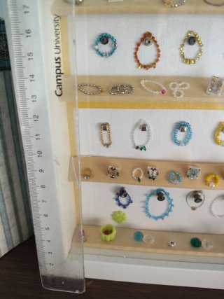 Cuadro expositor joyas casa muñecas