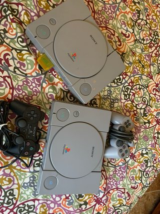 Playstation 1 PS1 Gris Sony ( 2 consolas+3mandos)