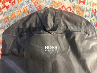 Funda para traje Hugo Boss negra