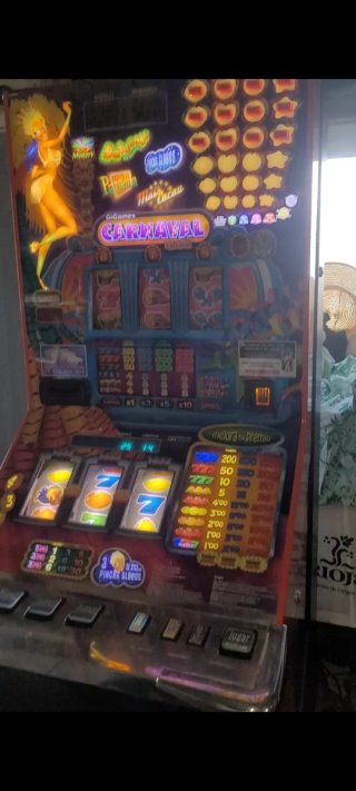 Máquina tragaperras Carnaval GiGames dada de baja
