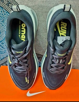 Nike vomero plus de hombre TALLA 41
