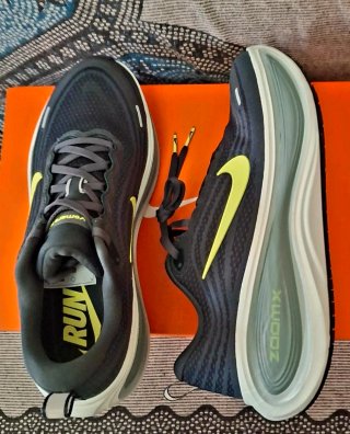 Nike vomero plus de hombre TALLA 41
