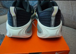 Nike vomero plus de hombre TALLA 41