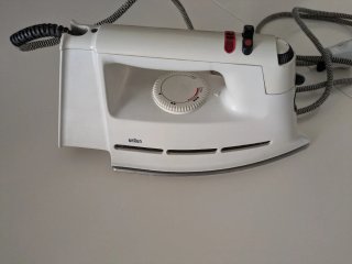 Plancha de vapor Braun blanca