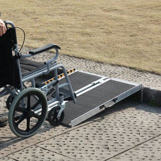 Rampa de Silla de Ruedas Portátil, Capacidad de 362.9 kg 61 cm, Rampa de Umbral Plegable de Aluminio Antideslizante, Rampa Plegable para Scooter de Movilidad, Rampa para Silla de Ruedas, Rampa par...