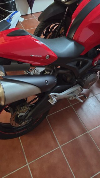 Ducati 696 A. A2 Carnet Moto Roja