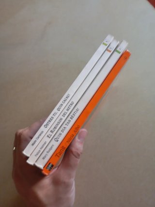 Lote 4 libros literatura juvenil en catalán.