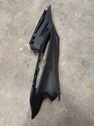 Yamaha r9 tapa colin izq