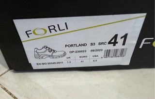 Zapatos de seguridad negros y rojos