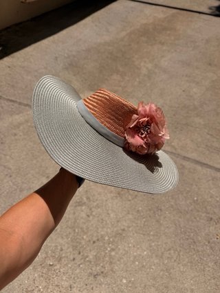 Sombrero Canotier con Flores Rosa y Gris