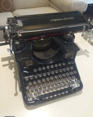 Máquina de escribir Hispano Olivetti M40