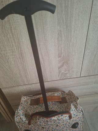 Maleta de cabina con estampado floral