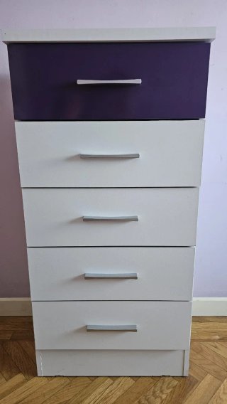 Cómoda Morada y Blanca