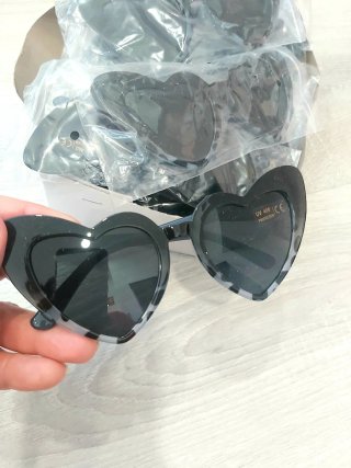 Lote 19 Gafas Corazón Negro Boda