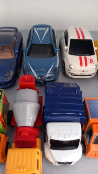 Lotto 28 Auto Disney Pixar e Burago 1/43
