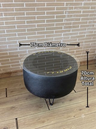Mesa decorativa exclusiva slick Pirelli P Zero.