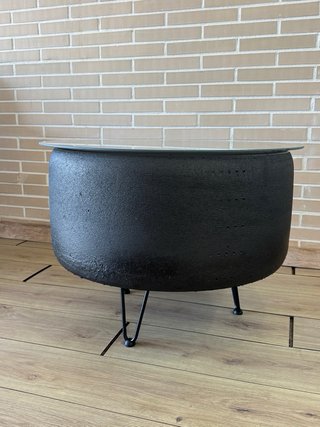 Mesa decorativa exclusiva slick Pirelli P Zero.