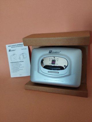Reproductor Cassette Mini Nevir NVR-264