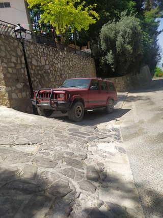 Jeep Cherokee Sport 2.5 Td