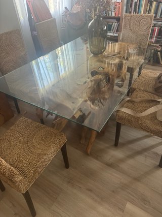 Mesa de diseño con 6 sillas