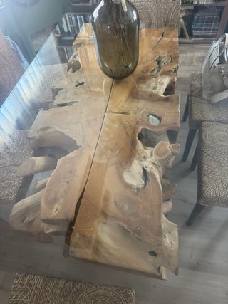Mesa de diseño con 6 sillas
