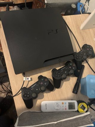 PS3 Slim 320GB + Giochi e Controller