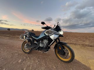 CF Moto Adventure Azul/Plateada.