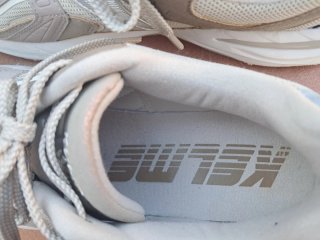 Zapatillas deportivas beige y marrón  Muy nuevas